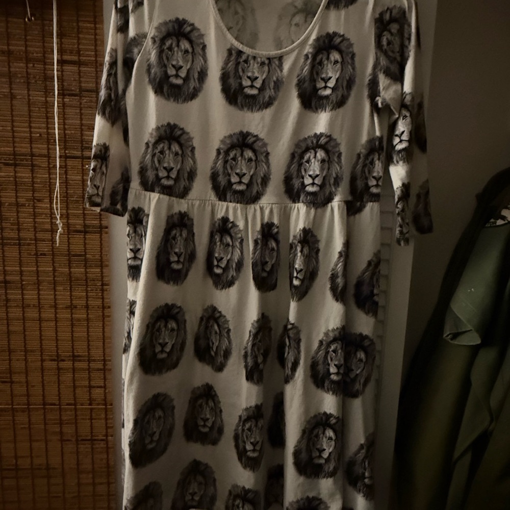 ASOS Curve Lion Graphic Top in Gray and White